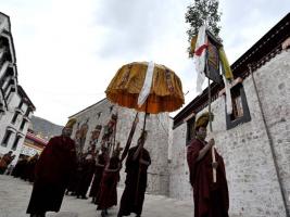 lamas in tibet monastery